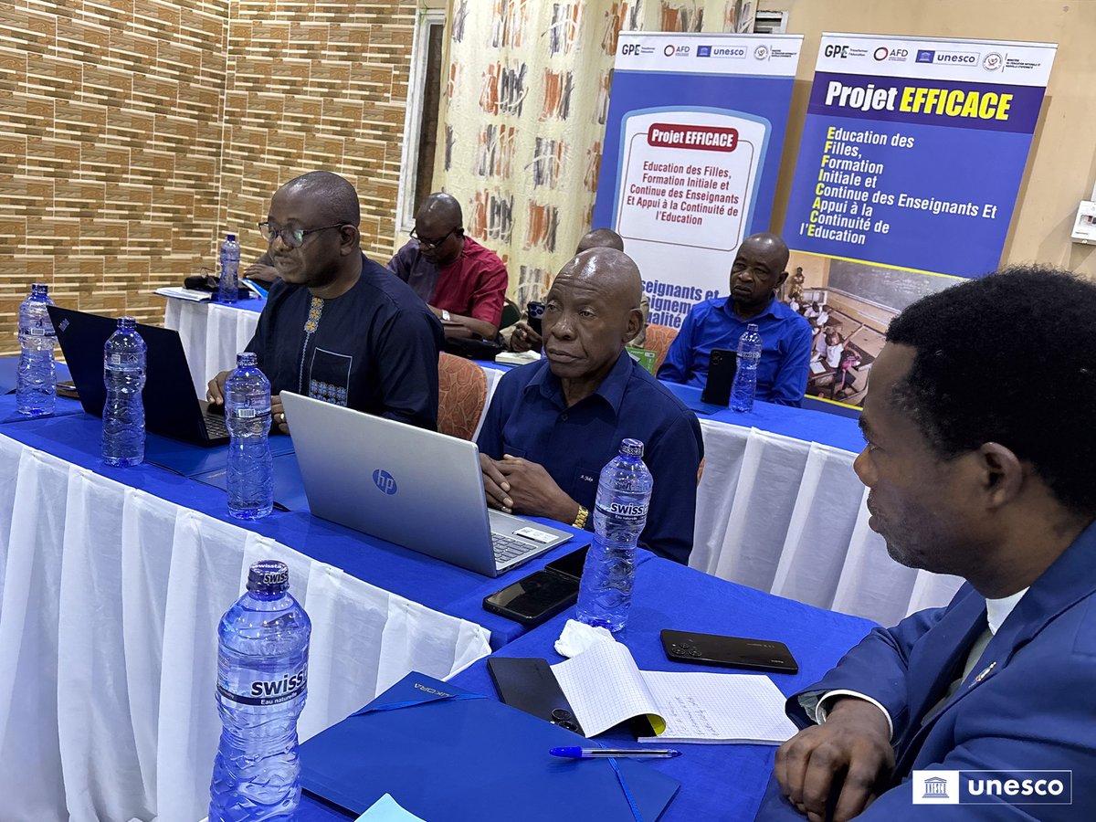 UNESCOKinshasa's tweet image. 🔷 Mise en place d’un dispositif de #gouvernance et de #certification de la formation continue des #enseignants des six premières années de l’#éducation de base

🔹 Du 23 au 27 mars 2026 à #Mbanza_Ngungu, l'#UNESCO organise un atelier interministériel sous la supervision de la