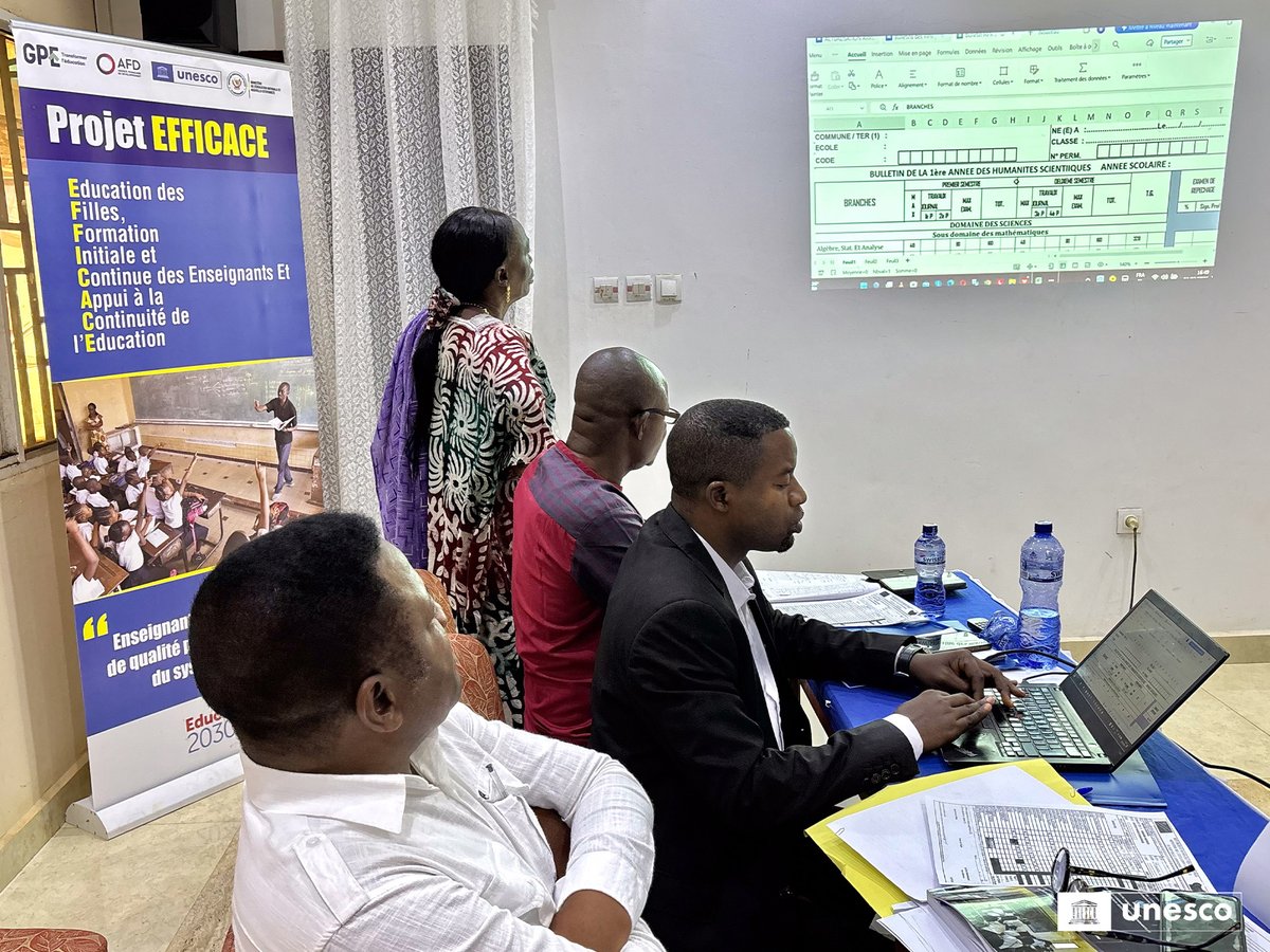 UNESCOKinshasa's tweet image. 🔷 Mise en place d’un dispositif de #gouvernance et de #certification de la formation continue des #enseignants des six premières années de l’#éducation de base

🔹 Du 23 au 27 mars 2026 à #Mbanza_Ngungu, l'#UNESCO organise un atelier interministériel sous la supervision de la