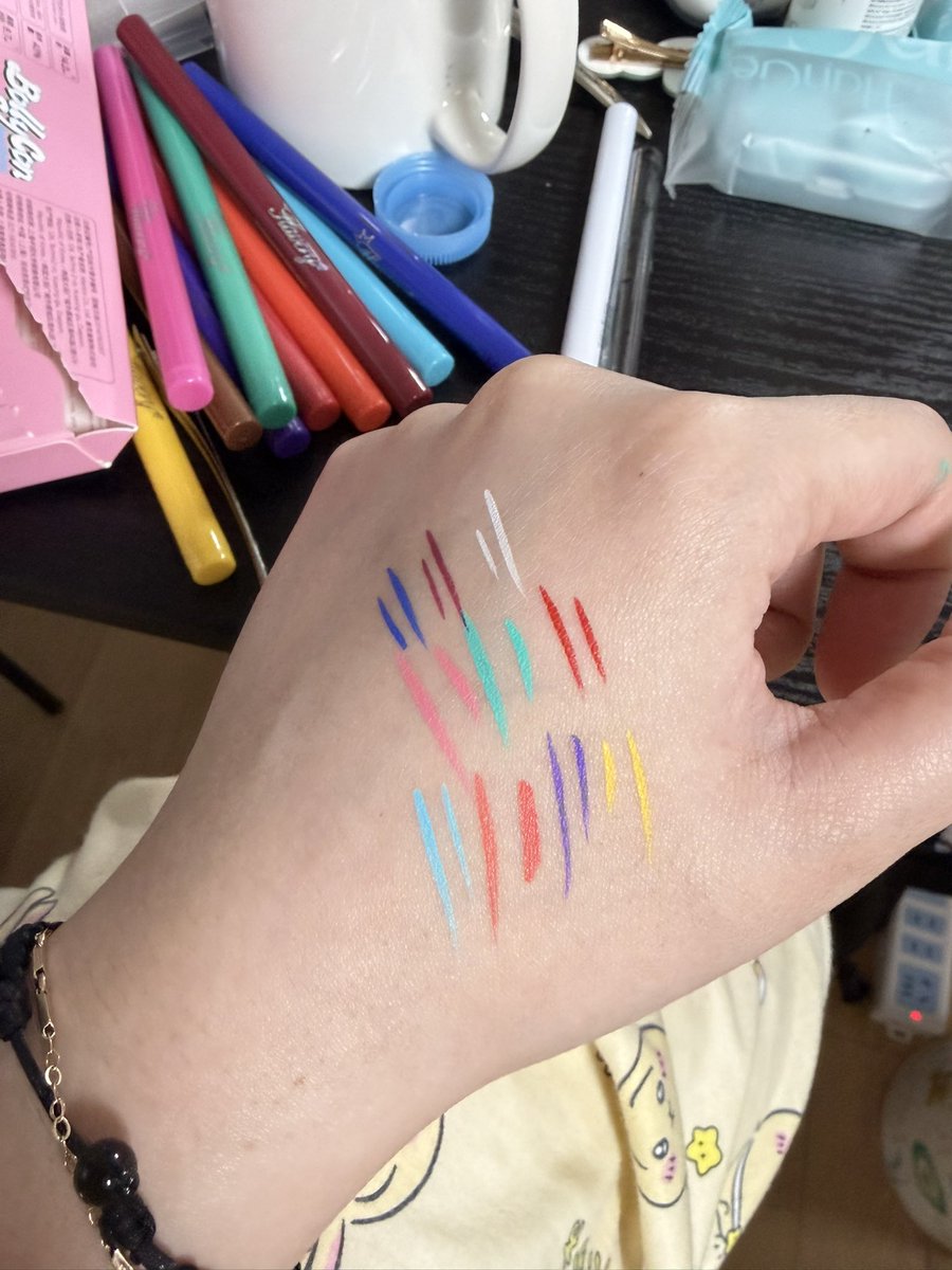 니코_메이크업 tweet media