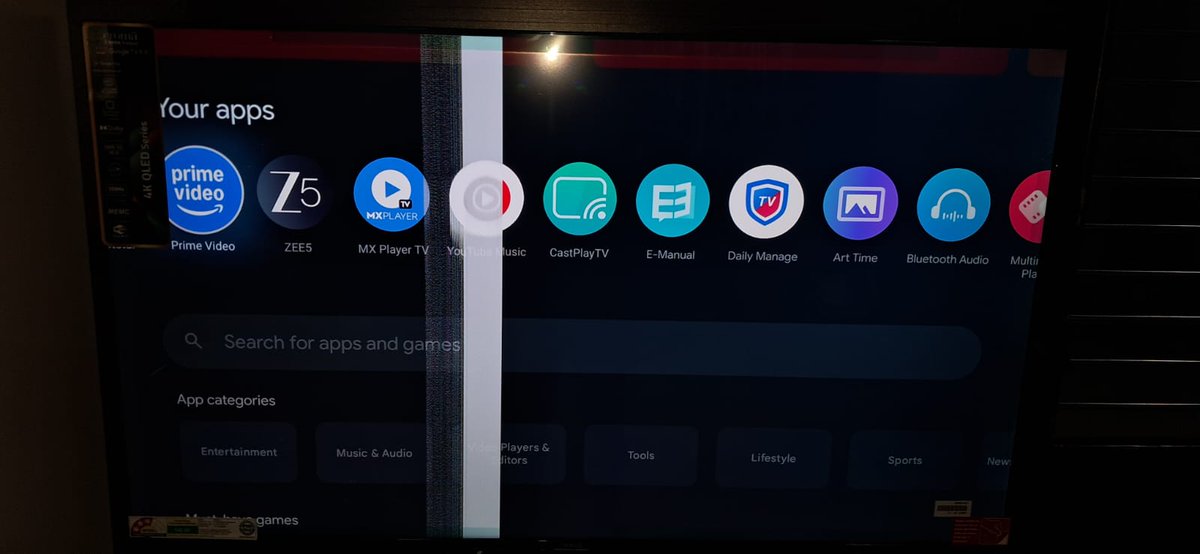 yagneshb's tweet photo. @cromaretail 
Croma TV with Order No :  EC262747799553, in just 2 days start showing vertical bars in middle of the TV, I have raised complaint on https://t.co/1QIiMmh6K8, technician visited 2 days back, portal it shows status as canceled SR ID:774201133442 please look into it https://t.co/NjqgAAUXFw