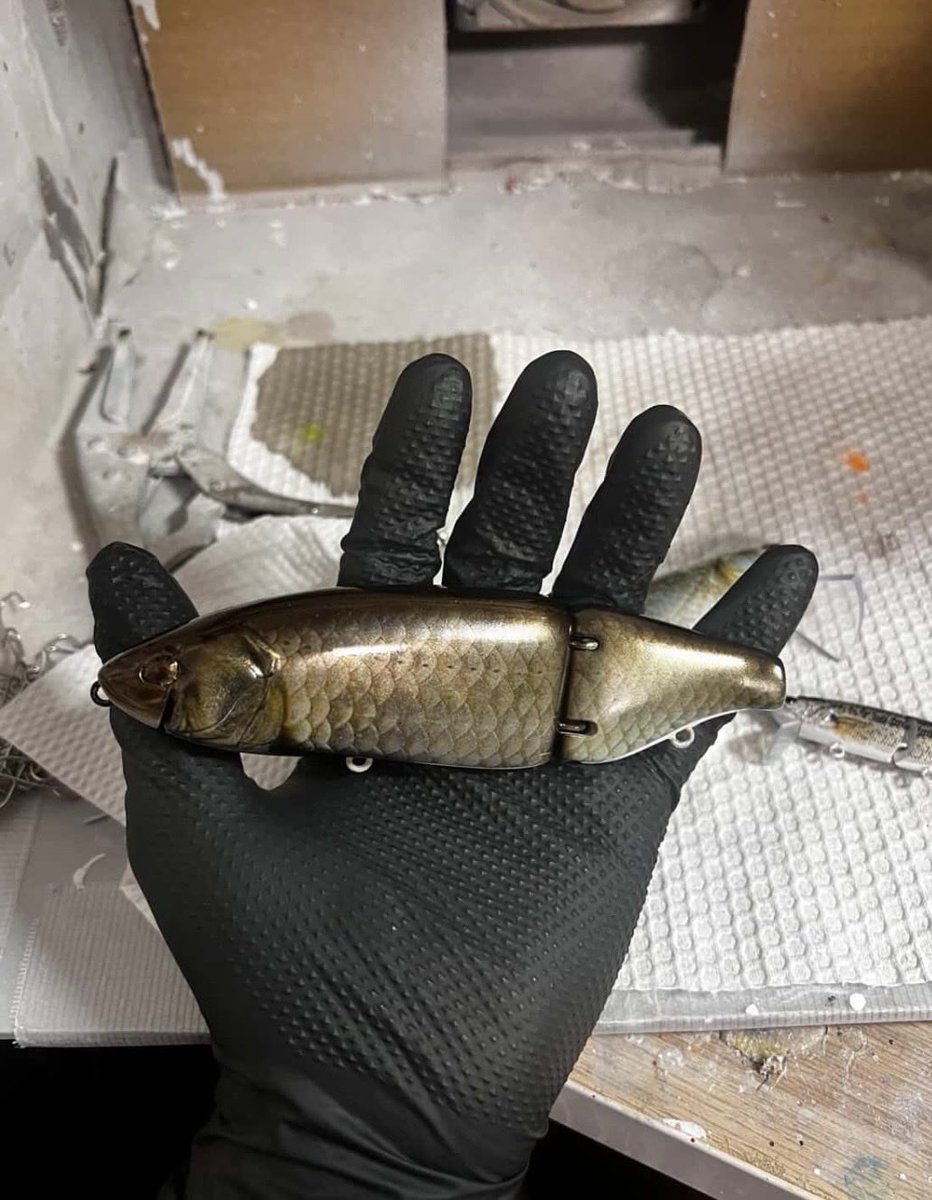 Black Macaron tweet media