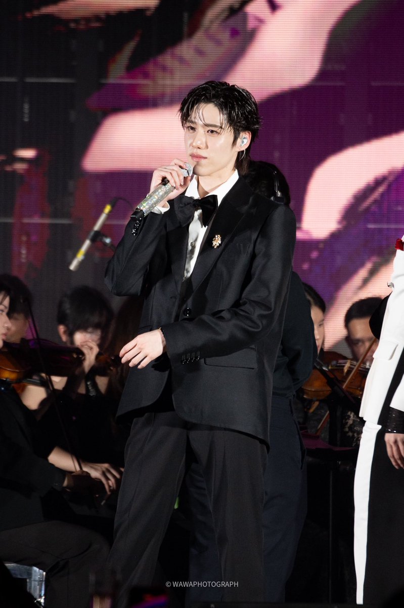 𝒮𝑒𝑒 𝓉𝒽𝑒 𝓇𝒾𝑔𝒽𝓉 tweet media