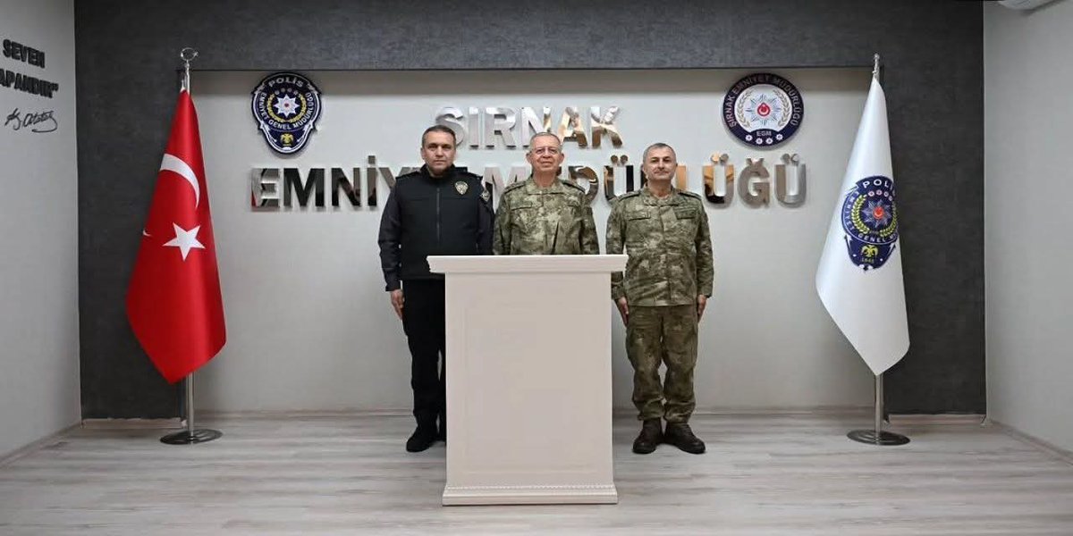 #Şırnak’ta Kritik Ziyaret: 2. Ordu Komutanı’ndan Emniyet Müdürü’ne Ziyaret

 idilgazetesi.com/haber/13167/si…