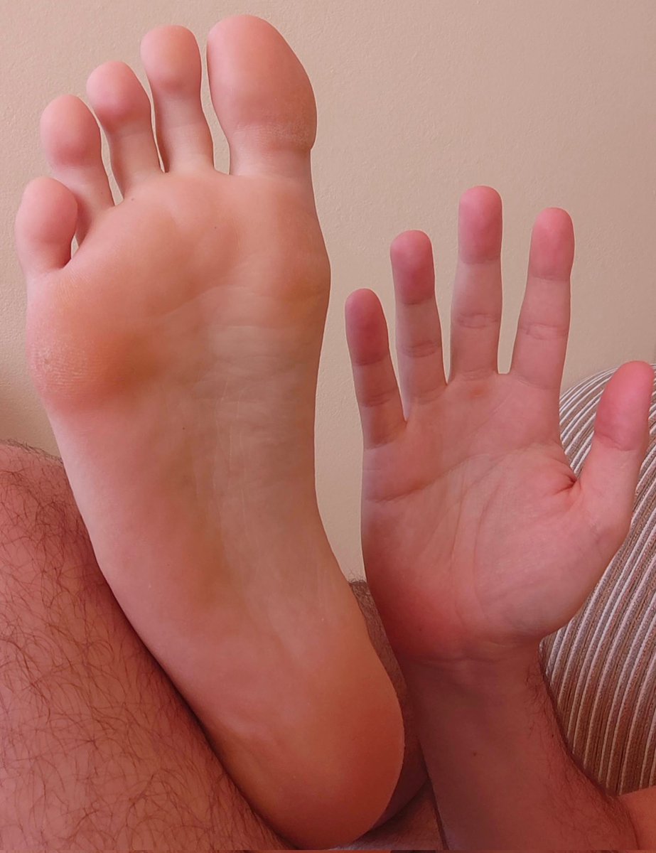 sexy hands = sexy feet? 🤔