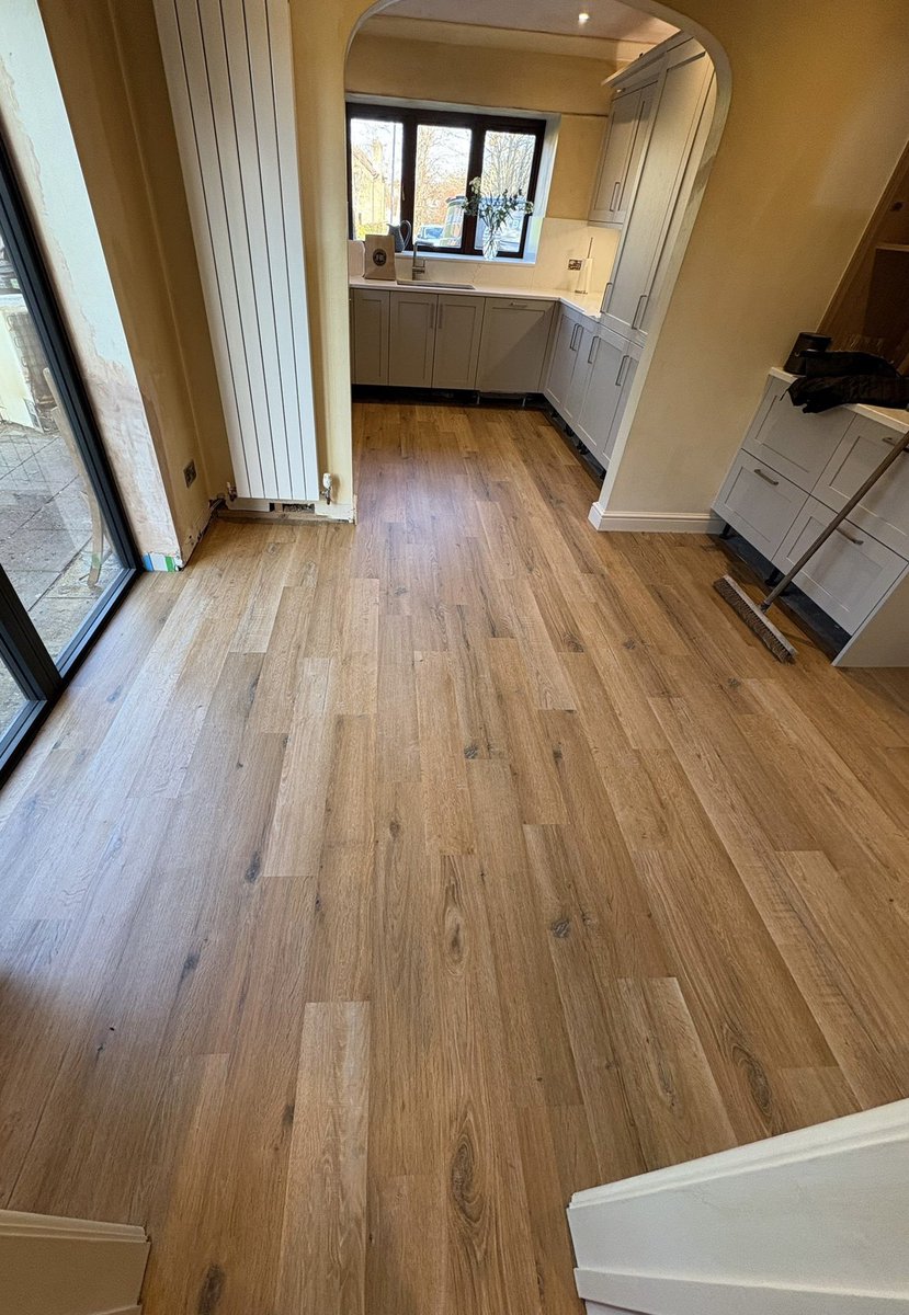 AkaFlooring's tweet photo. A beautiful example of strip wood flooring, expertly fitted by Kieran of @AkaFlooring https://t.co/U3Bxlnx6YO