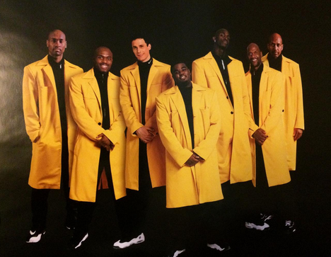 ThePhoenixSuns2's tweet image. Who can name this legendary #hoops group of yesteryear? 

And should @nikebasketball  bring 'em back?
