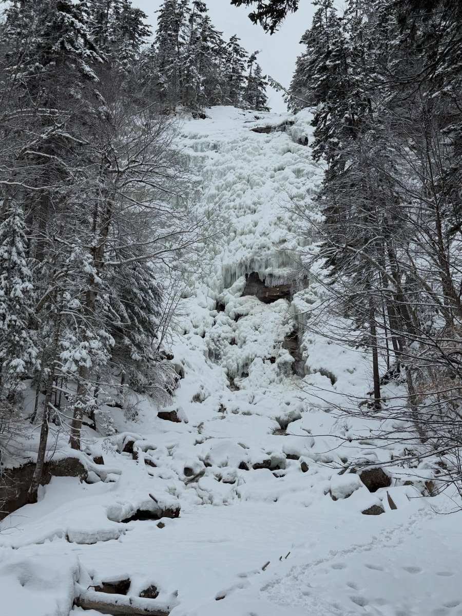 whitemts's tweet image. Can you guess this #waterfallwednesday location? (Hint: its name has something to do with Greek mythology.) 

📸 michaelmatthews

#whitemountains #chasewaterfalls #frozenwaterfall #visitnh