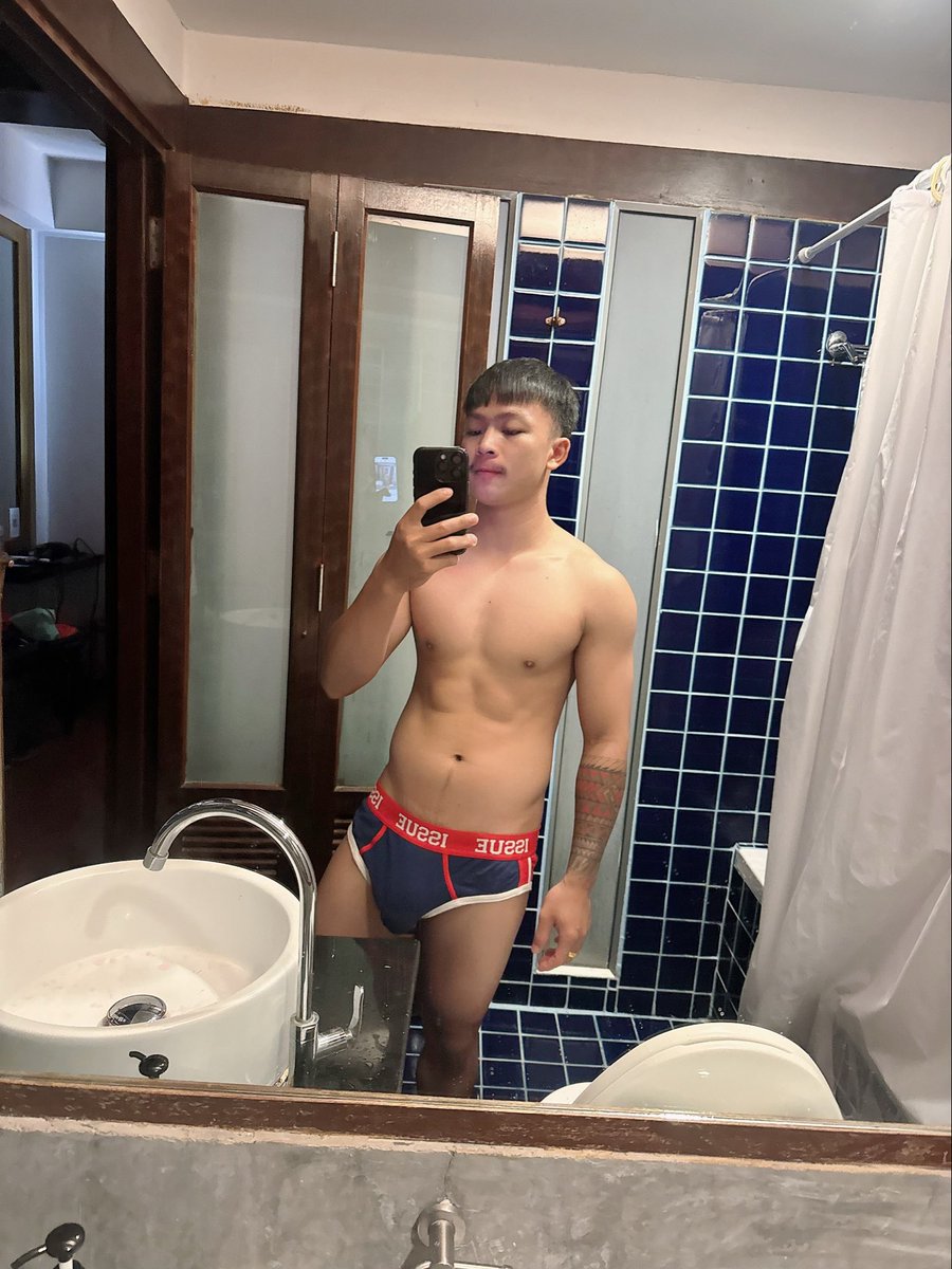 Jonathan tweet media