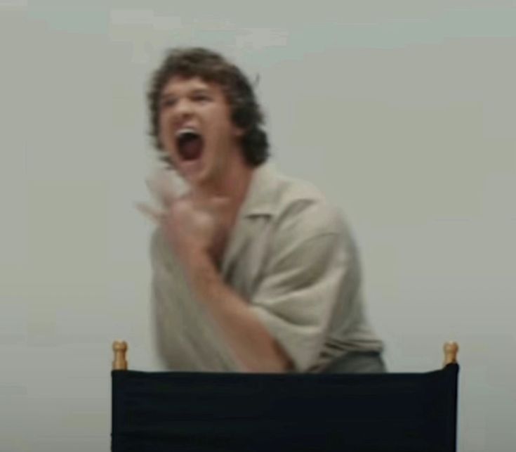 Connor Storrie En Español tweet media