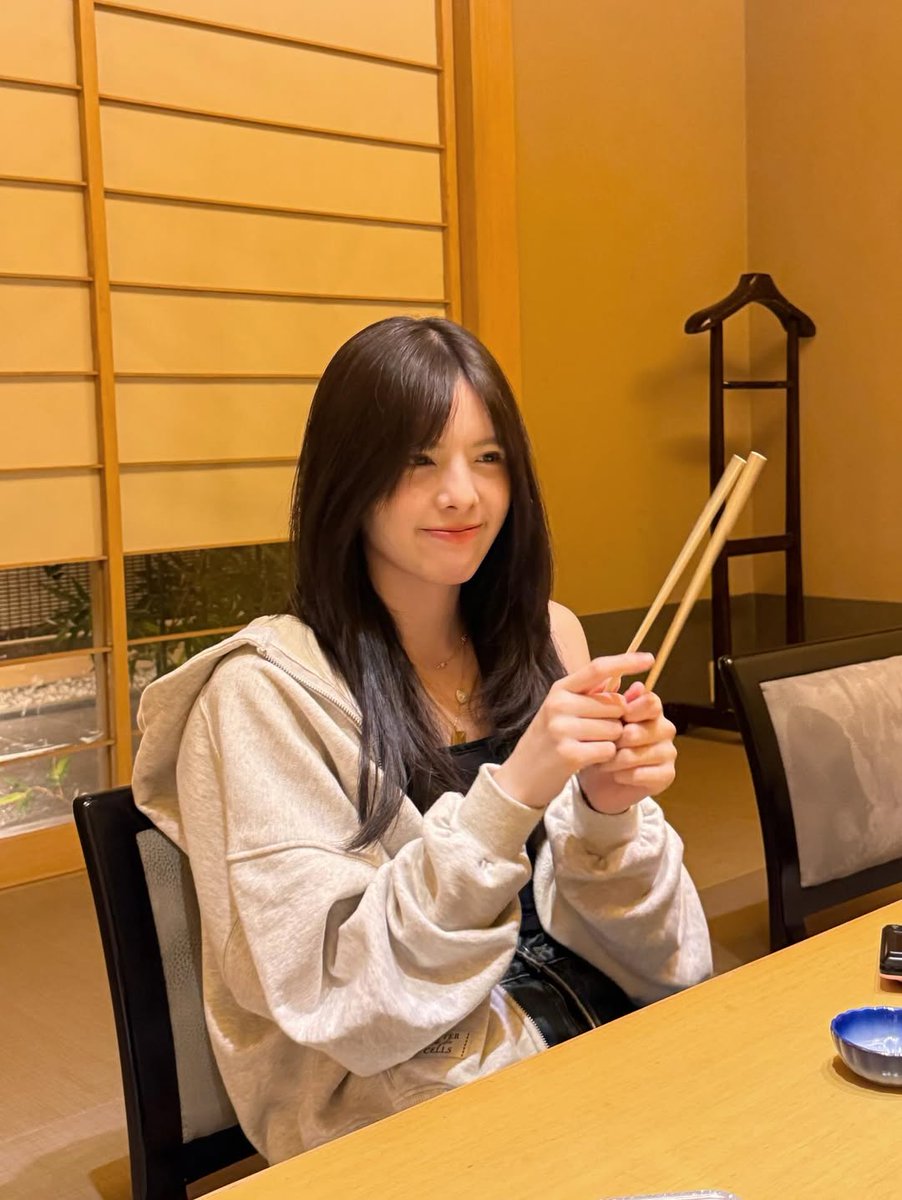 แมวสีขาว (=^・ェ・^=) tweet media