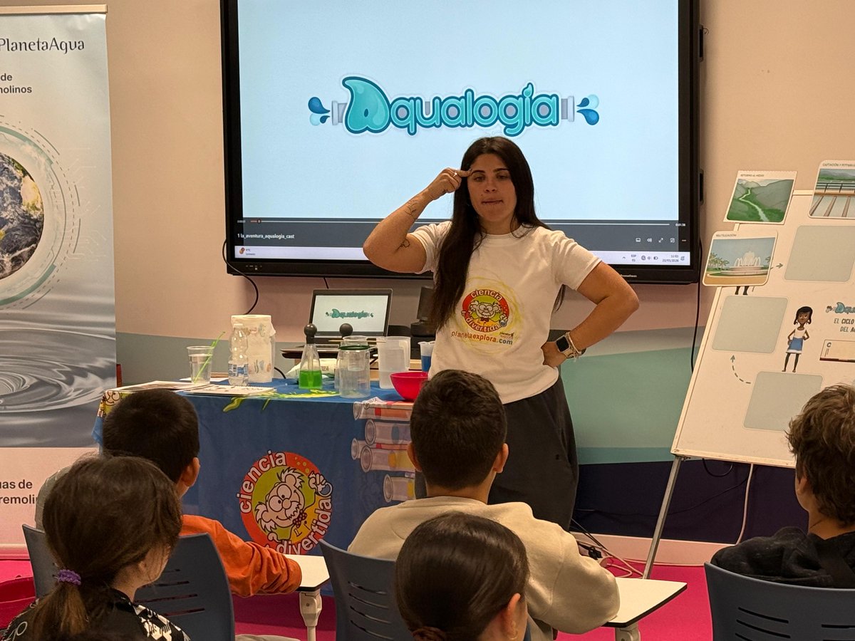 H2OTorremolinos's tweet photo. 🙌 ¡Arrancan las sesiones de #Aqualogía, nuestro programa de concienciación ambiental, para celebrar el #DíaMundialdelAgua!
🌍💧 Hasta mayo, más de 550 escolares de #Torremolinos pasarán por la #SaladelAgua para aprender a cuidar el #PlanetaAgua
🌐 +info:
https://t.co/TKewALlHaC https://t.co/m58s1YVPgn