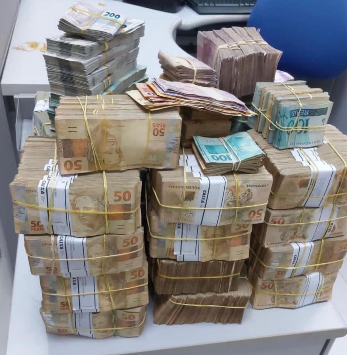 LINHA DIRETA ⚖️ tweet media