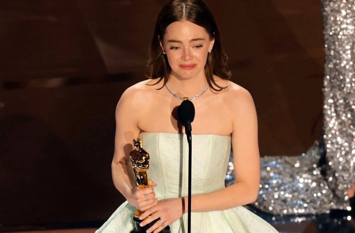 l̶i̶m̶a̶ ̶☆ harris dickinson's pr manager tweet media