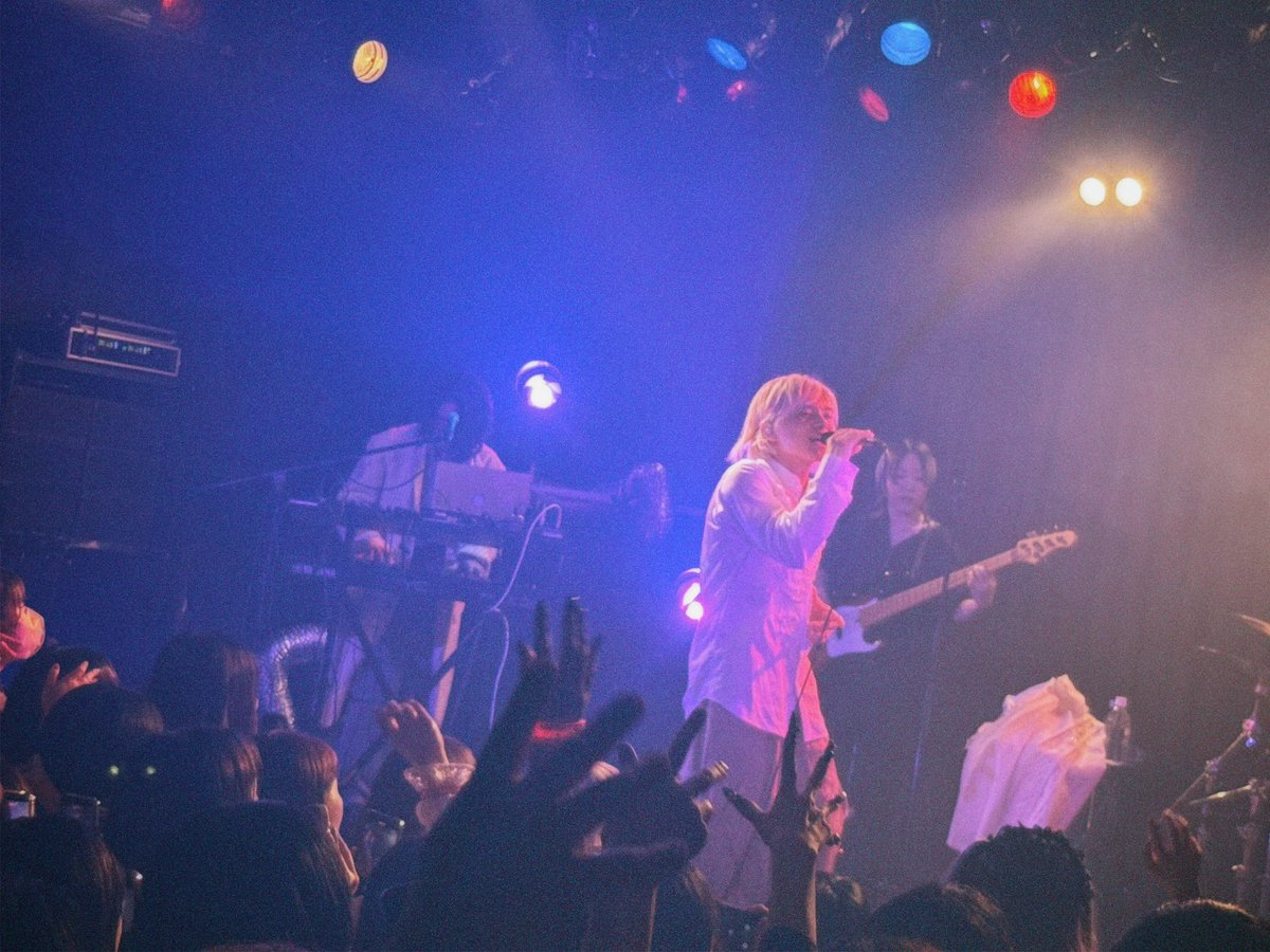 _d_i_o_s_info_'s tweet photo. 『Dios -実験-』
3/25 梅田Shanri-La

お足元の悪いなか、
ご来場ありがとうございました。🌸

実験初日、無事終了。
楽しんでいただけましたでしょうか。

明日もよろしくお願いします。 https://t.co/mKCREVxymX