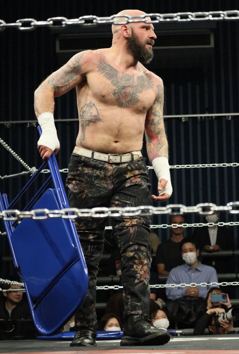 nori_co's tweet image. 今回、このパイプ椅子がマジで硬そうで痛そうでねー😭🪑

#ICW 
#ICWNHB
#EricRyan

2026.3.24