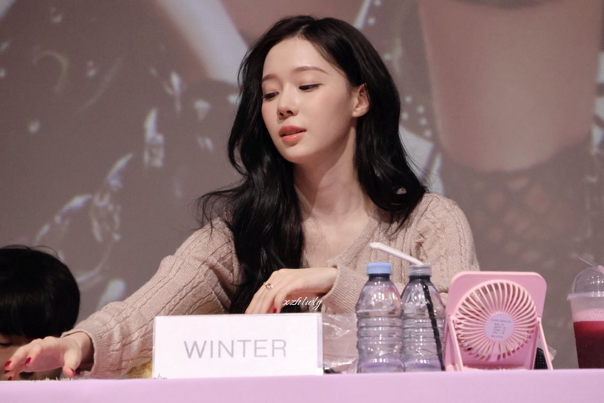 xzhlwlg❣️ tweet media