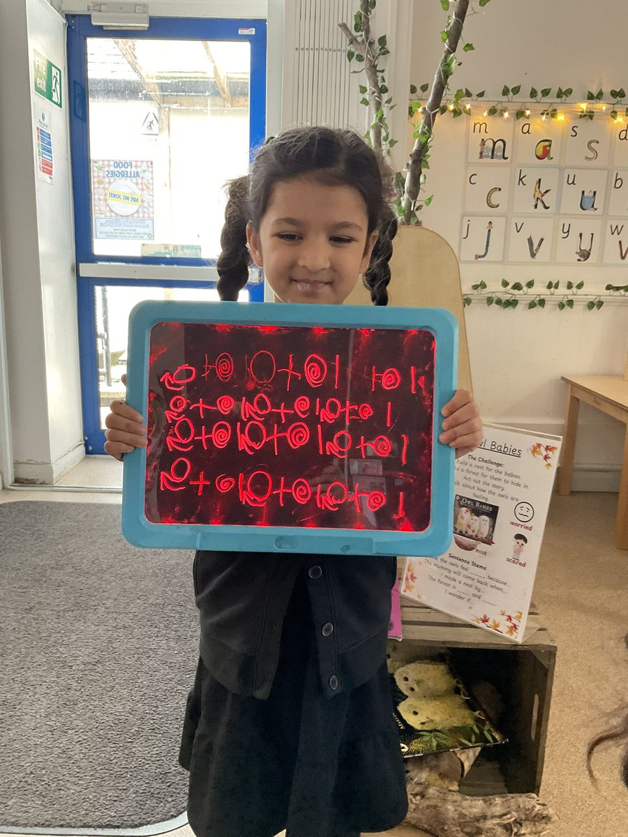 MarshfieldPS's tweet image. Using ICT to support learning in Early Years 💻✨
The children explore interactive games, practice key skills, and use technology to enhance their learning in a fun and engaging ways. It’s great to see their confidence growing as they navigate digital tools! #MPScomputing