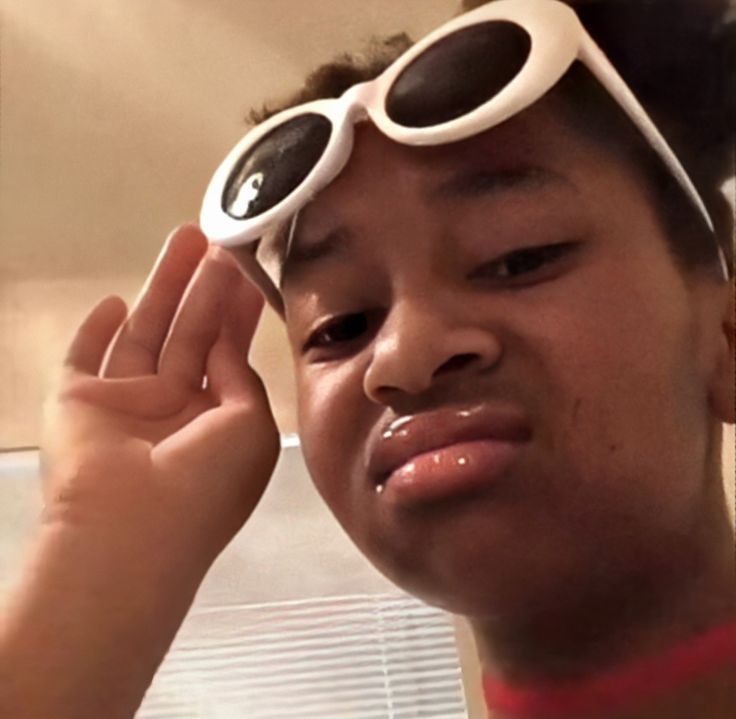 m.e.e.n.a.h1 tweet media