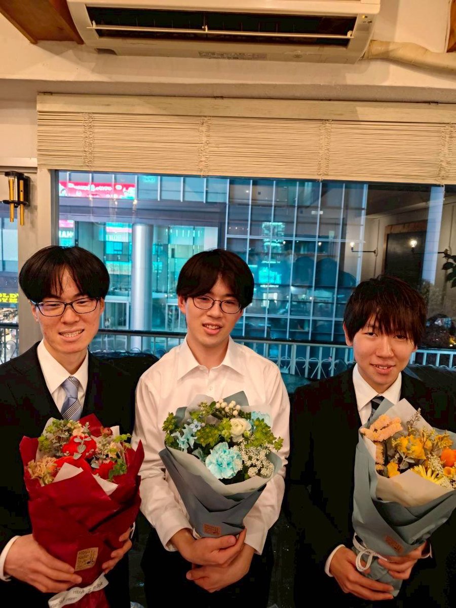 onuki_cap17's tweet photo. 卒業しました🎓💐🌸 https://t.co/p740JiPreX