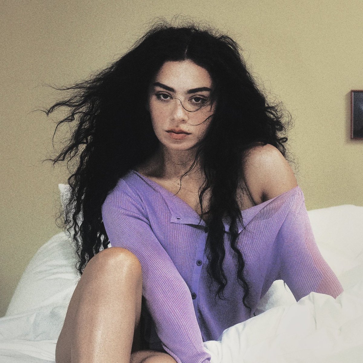 Info Charli xcx tweet media