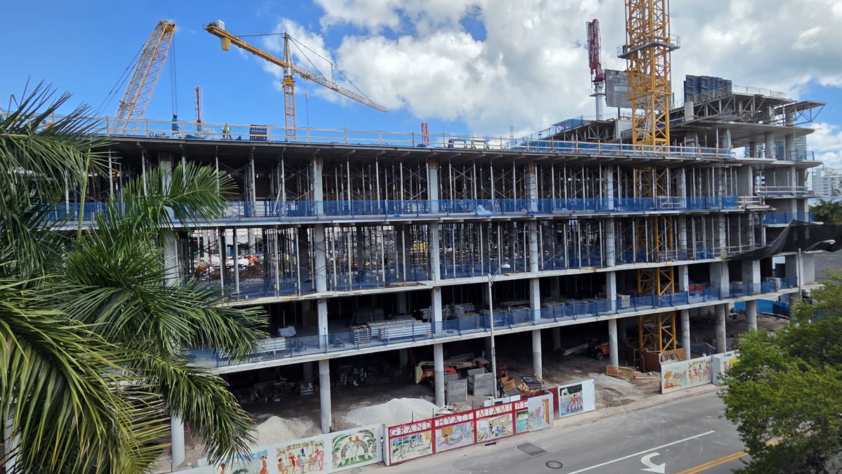 MiamiBeachConvCenter tweet media