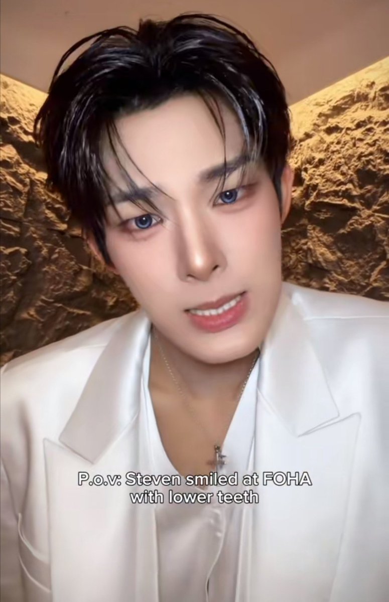 vi (REST) tweet media