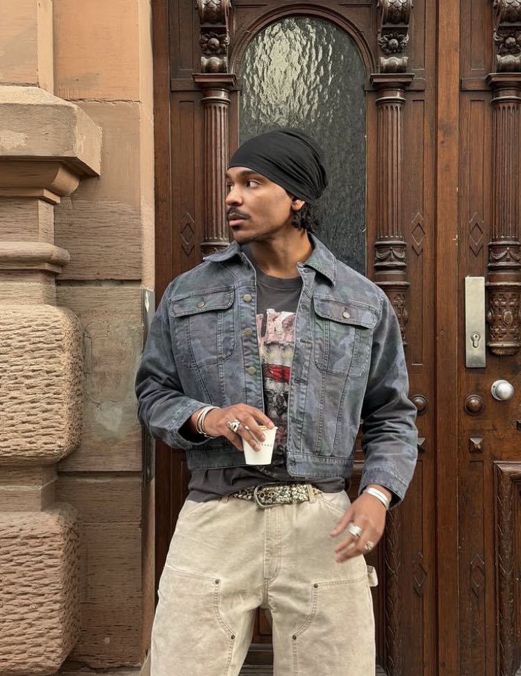 Saint. Jpeg♤☆ tweet media