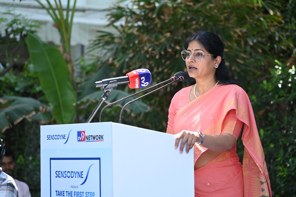 आज नई दिल्ली में ‘विश्व मौखिक स्वास्थ्य दिवस’ के उपलक्ष्य में TV9 नेटवर्क तथा Sensodyne द्वारा आयोजित ‘मौखिक स्वास्थ्य एवं स्वच्छता जागरूकता अभियान’ में उपस्थित रही।
QR कोड आधारित Dental age assessment की अनूठी पहल आमजन को जागरूक करने की दिशा में सराहनीय कदम है।

मौखिक स्वास्थ्य