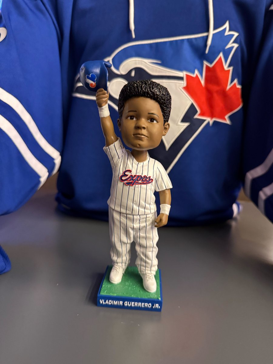 theScore tweet media