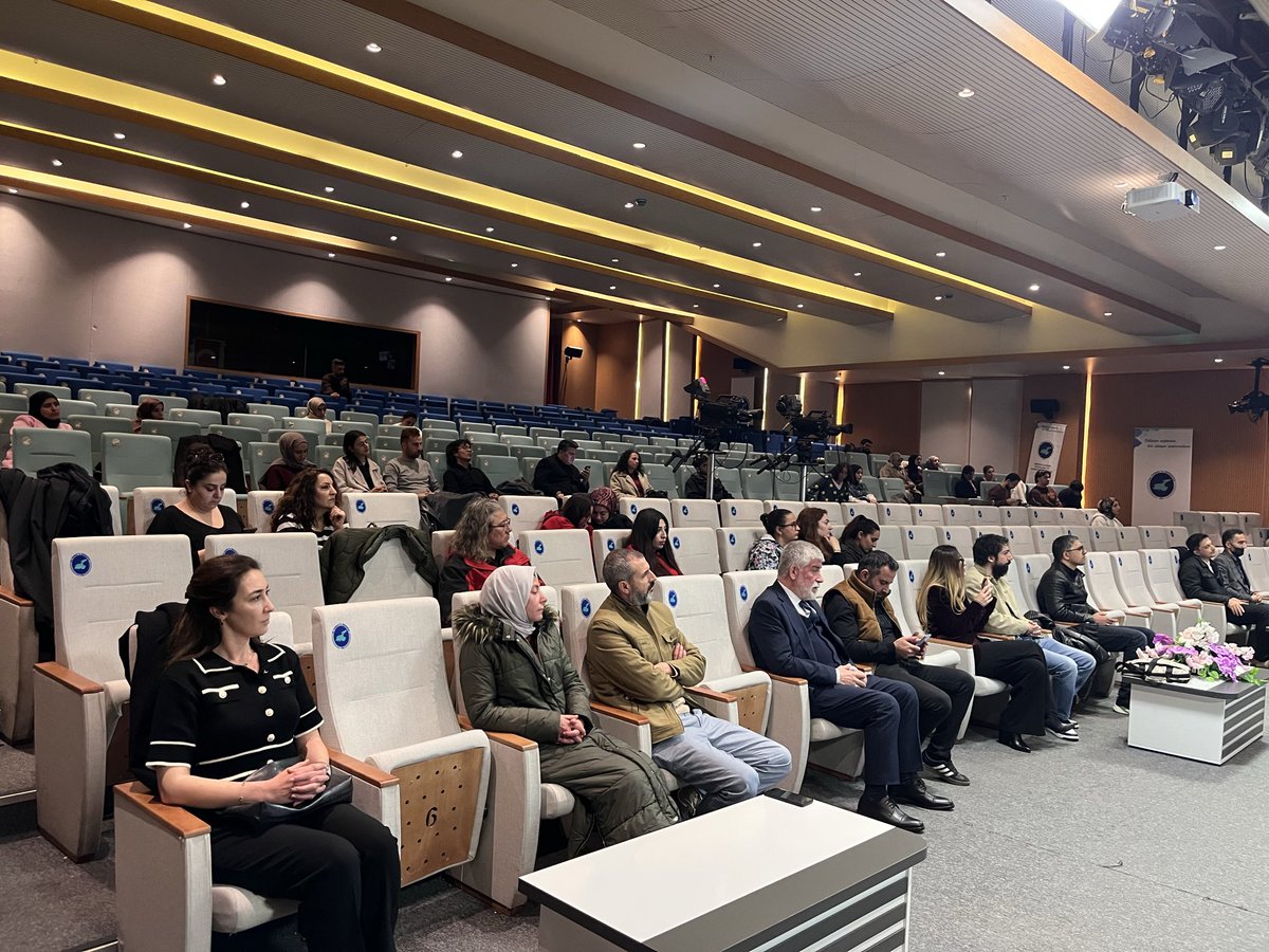 Van YYÜ Tarih Bölümü tweet media