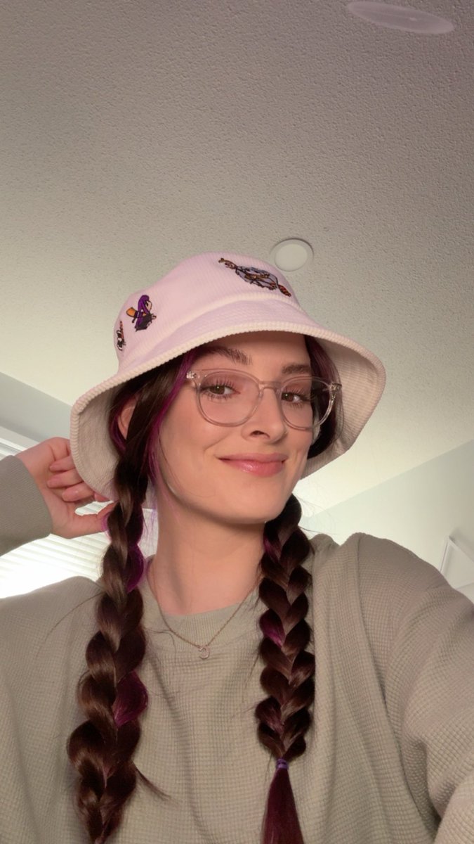 Sash | Introverted but doing too much tweet media
