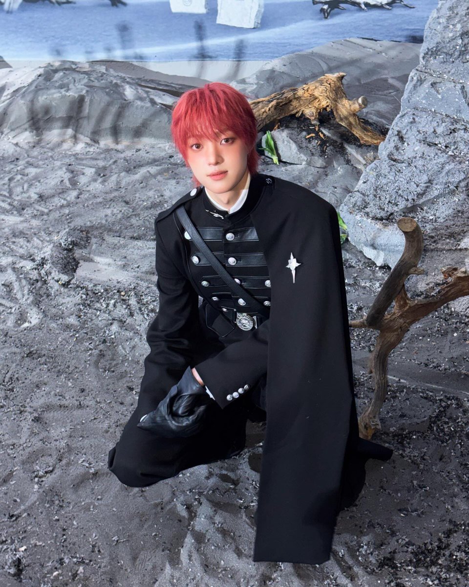 sunghanbinizz's tweet photo. yearner and down bad prince jju getting on his knees to propose the only love of his life prince ncls from his rival kingdom type shit
💔💔💔 https://t.co/vxlPeZyLd2