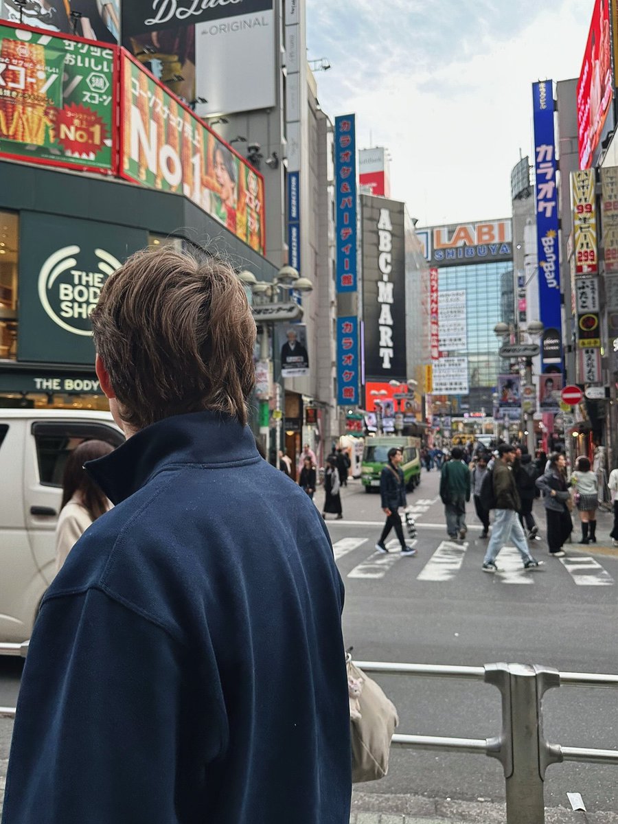 oscrry81's tweet image. not us #twinning