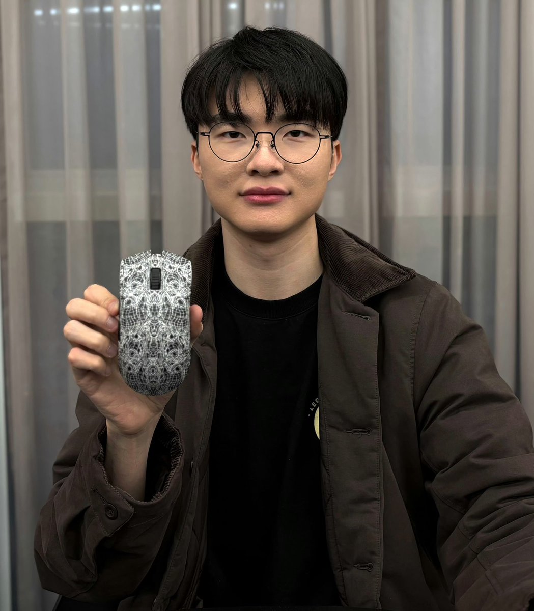 Biteesweet7 tweet media