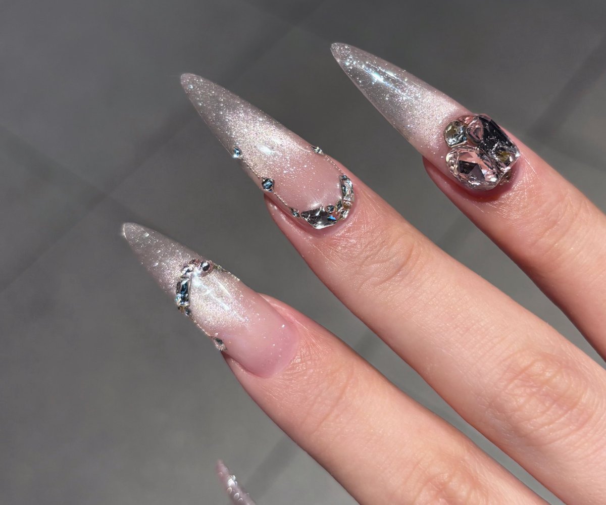 せ れ さ tweet media