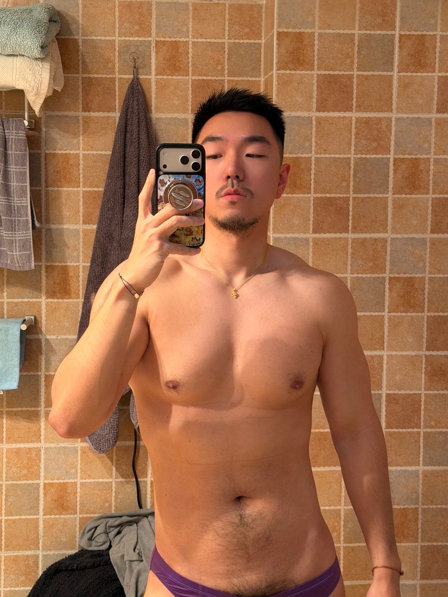 quebaner tweet media