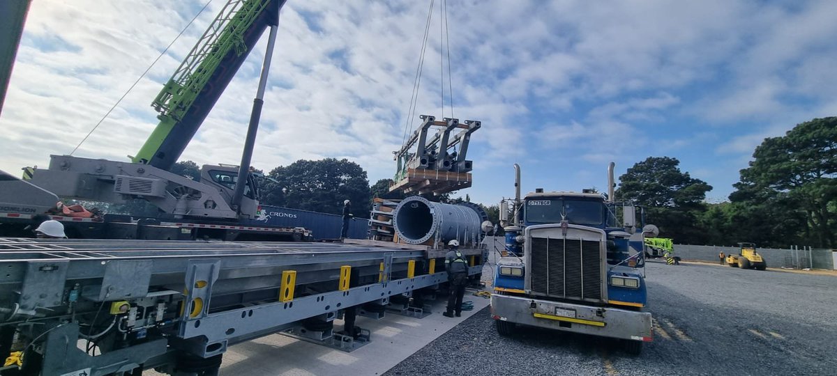Cableviagt's tweet photo. “Eso no va a pasar”… decían.
Entonces explicá esto:
24 furgones descargando piezas reales
del Aerómetro en Guatemala.
No es discurso.
Es construcción.
Y esto apenas comienza. https://t.co/FhJz3Uugbm