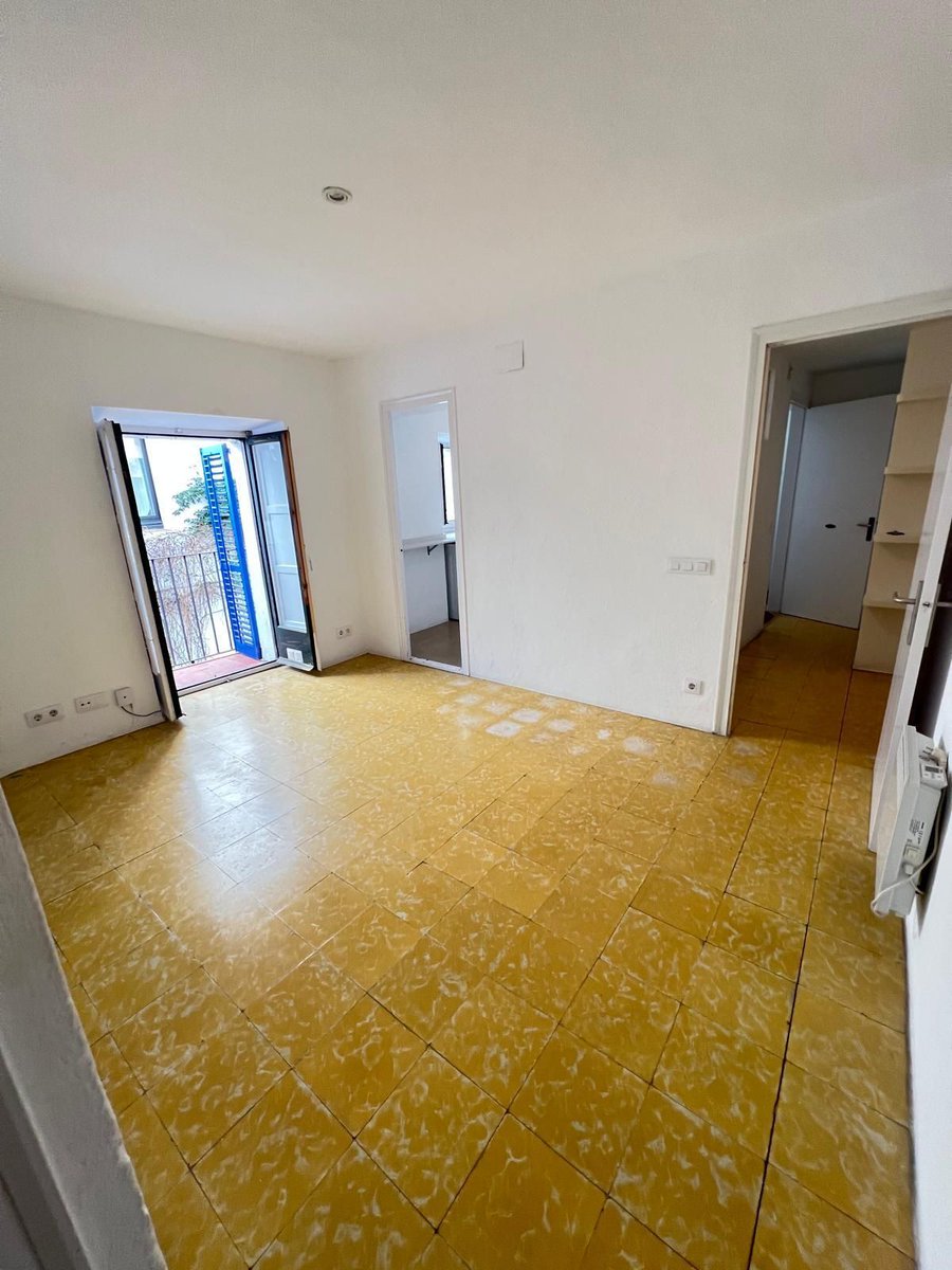 XavierSoms1's tweet photo. 🏖️ Viure a 1 minut de Port Alguer (Cadaqués)

74 m² · 3 hab. · bany reformat
📍 Centre
💰 450.000 €

👉 Ideal per viure o invertir a la Costa Brava

📩 DM per info o visita

#Cadaqués #CostaBrava #PisEnVenda https://t.co/XfdB7hgI3B