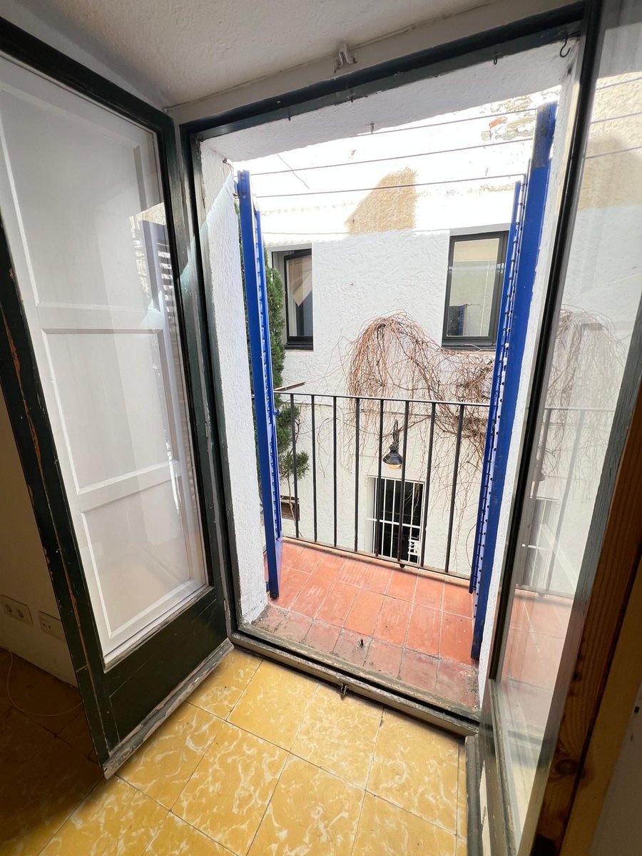 XavierSoms1's tweet photo. 🏖️ Viure a 1 minut de Port Alguer (Cadaqués)

74 m² · 3 hab. · bany reformat
📍 Centre
💰 450.000 €

👉 Ideal per viure o invertir a la Costa Brava

📩 DM per info o visita

#Cadaqués #CostaBrava #PisEnVenda https://t.co/XfdB7hgI3B