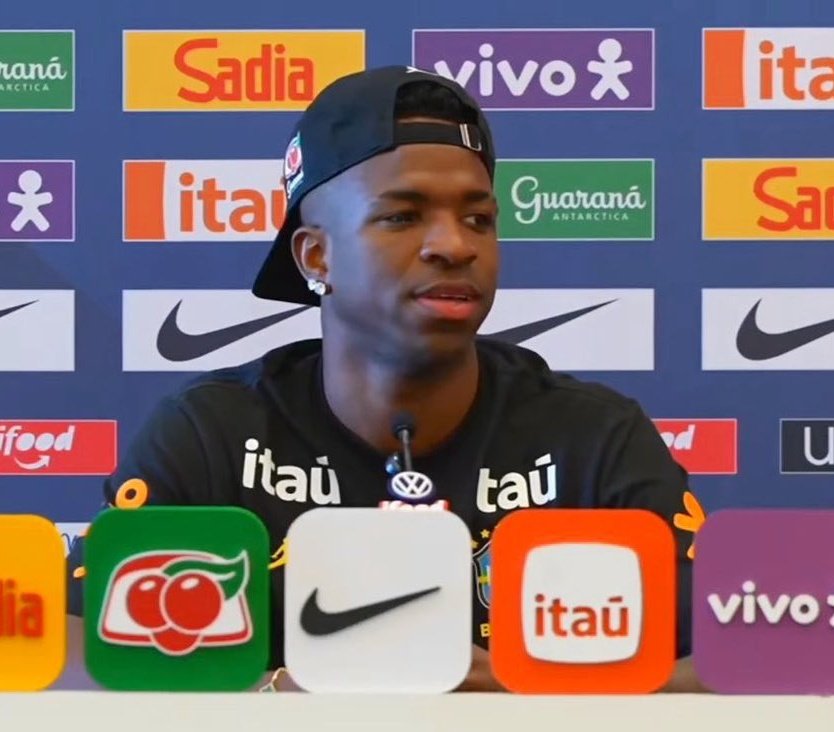 🗣️ Vinícius Jr, el LÍDER de BRASIL:

"Es un placer para mí entrenar bajo la dirección de Carlo Ancelotti. Cuando estaba en el Real Madrid y surgió la oportunidad de venir aquí, me gustó la idea porque quería trabajar con él.

Tampoco es un amistoso para nosotros, siempre queremos