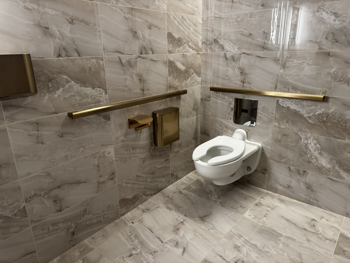 Holmaninc tweet media