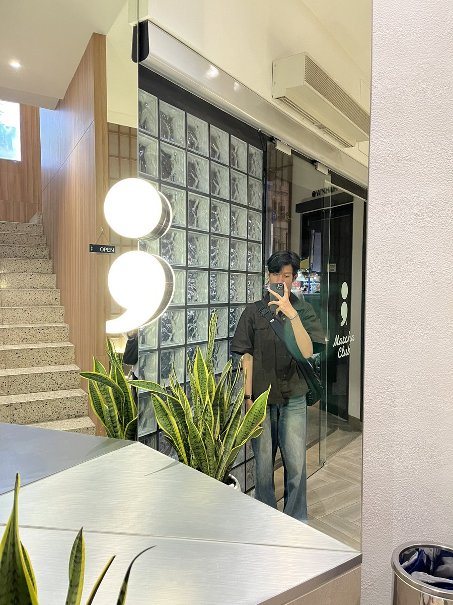 reindirein tweet media