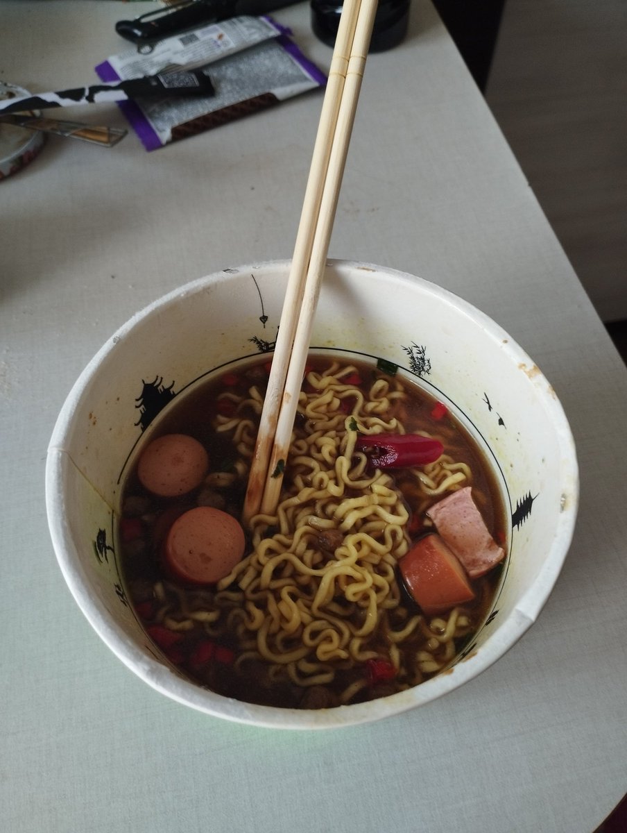 естрагон tweet media