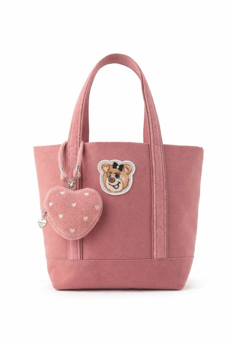 𝘮𝘰𝘦 tweet media