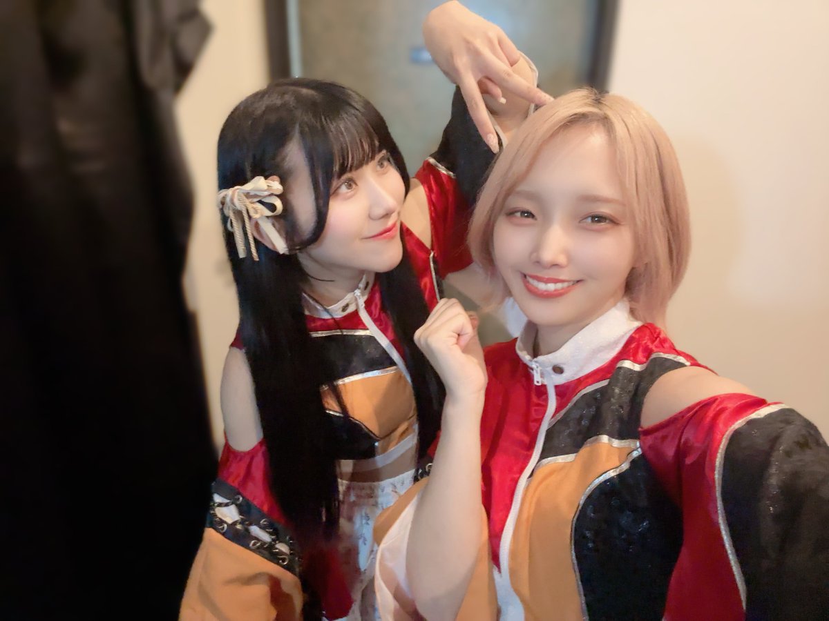 今日もシアターありがとうございました！

らなの通常公演ラストの日でした😢
最年少かと常に疑ってしまうくらい肝が座ってる？メンバー！
残すヲンドワンマンと卒業公演も全力で楽しもうね✊

#かかかぶぶぶききき