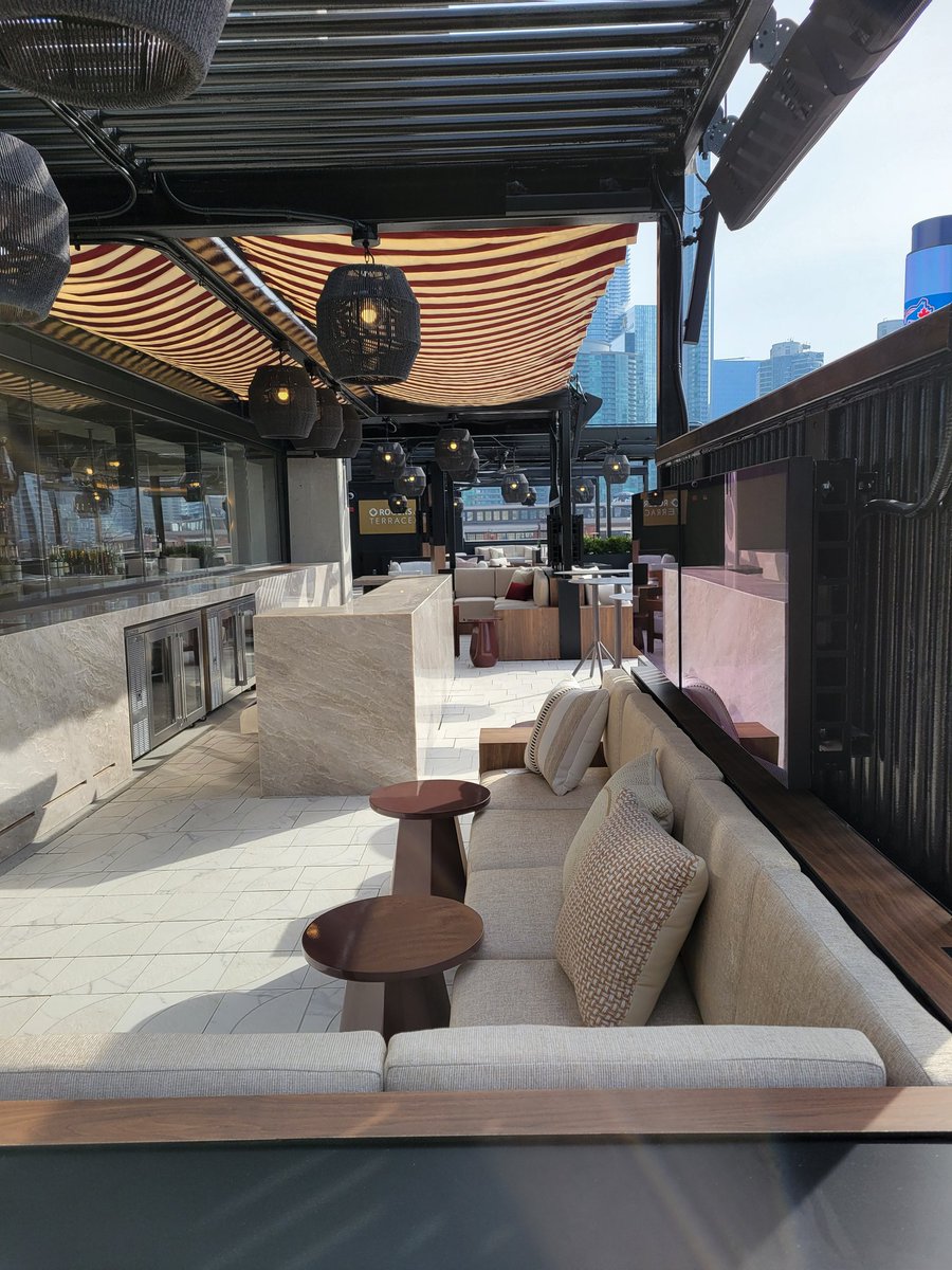 Thomas Hall tweet media