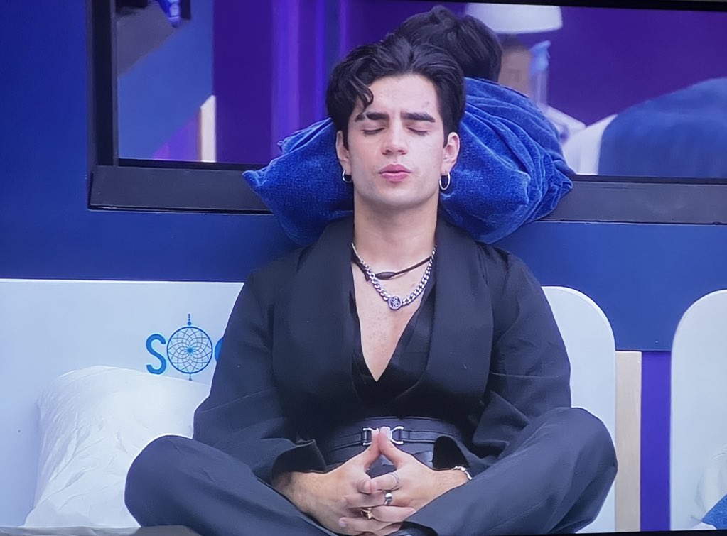 Vanne Andrew tweet media