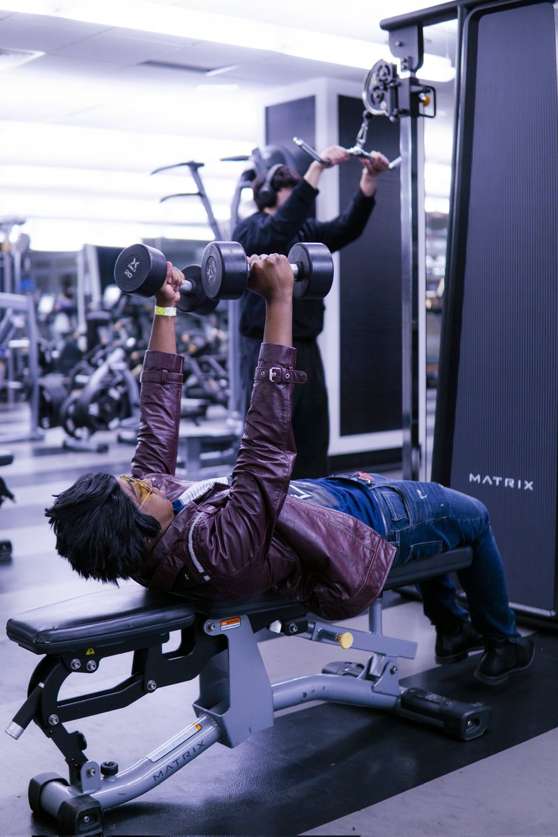 ViewtifulDMC tweet media