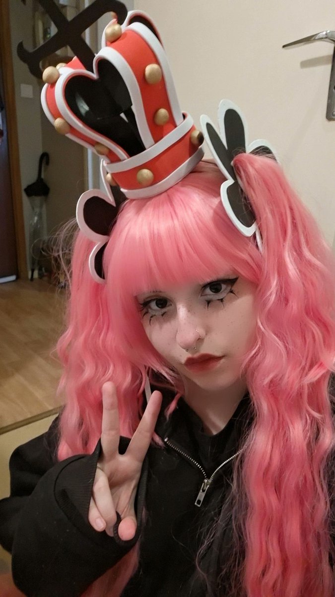 𝔏𝔲𝔠𝔯𝔢𝔱𝔦𝔞 🦇 𝐺ℎ𝑜𝑠𝑡 𝑃𝑟𝑖𝑛𝑐𝑒𝑠𝑠.*♱ tweet media