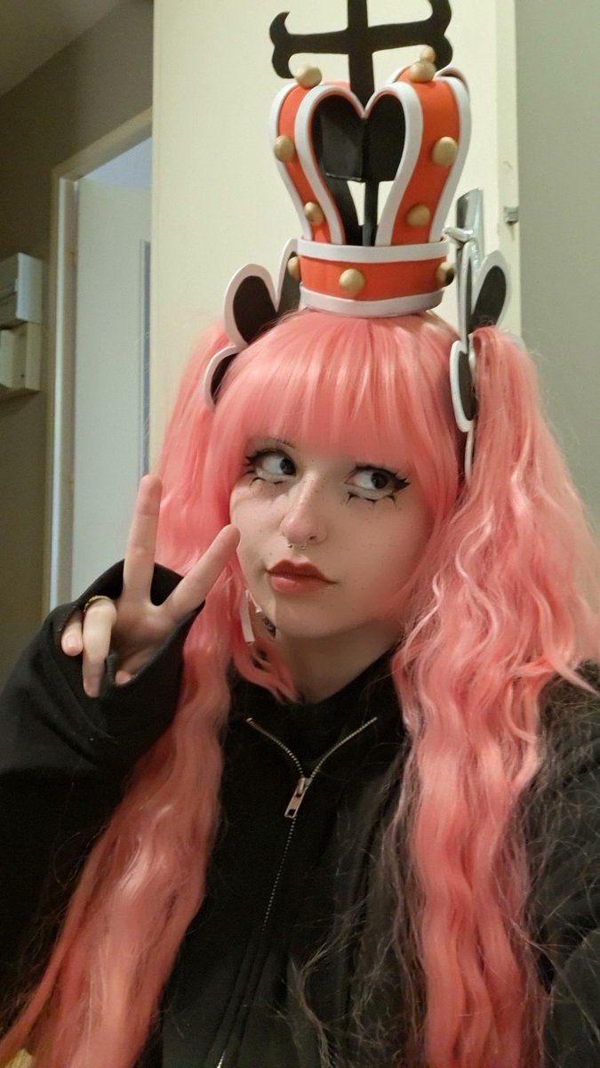 𝔏𝔲𝔠𝔯𝔢𝔱𝔦𝔞 🦇 𝐺ℎ𝑜𝑠𝑡 𝑃𝑟𝑖𝑛𝑐𝑒𝑠𝑠.*♱ tweet media